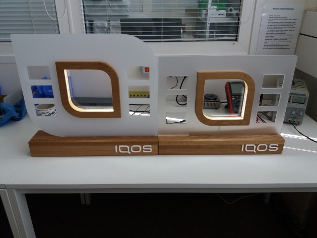 Osvětlené nápisy a 3D loga 